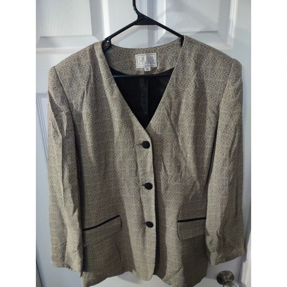 Casual Corner Dress Jacket Size 14 Gray Black Accent Button and Pocket Trim - Picture 3 of 8